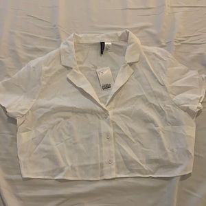 White crop top blouse